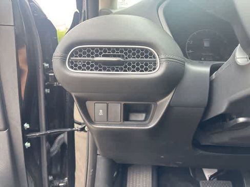 Used 2026 Honda HR-V EX-L image 10