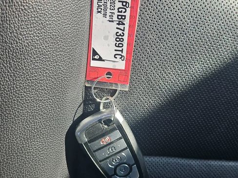 Used 2023 Ford Explorer Limited w/ Limited Technology Package image 20