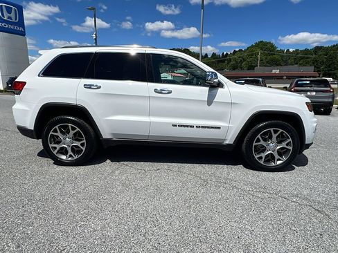 Used 2022 Jeep Grand Cherokee Limited w/ Trailer Tow Group IV AWD/4WD image 3