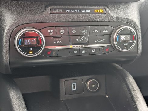 Used 2020 Ford Escape Titanium image 21