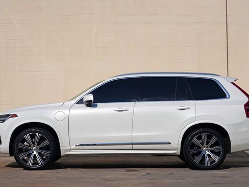 Used 2024 Volvo XC90 T8 Plus w/ Protection Package Premier AWD/4WD image 9