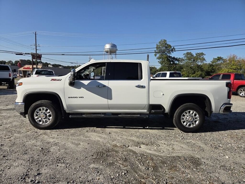 Used 2024 Chevrolet Silverado 2500 LTZ w/ LTZ Plus Package AWD/4WD image 2