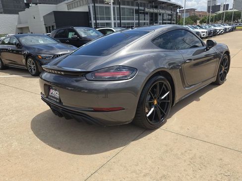 Used 2017 Porsche 718 Cayman RWD image 5