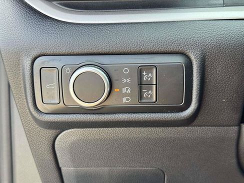 Used 2024 Ford Explorer XLT AWD/4WD image 36