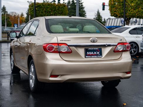 Used 2012 Toyota Corolla LE image 12