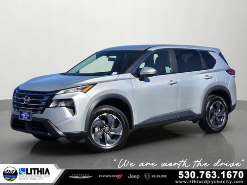 Used 2024 Nissan Rogue SV image 1