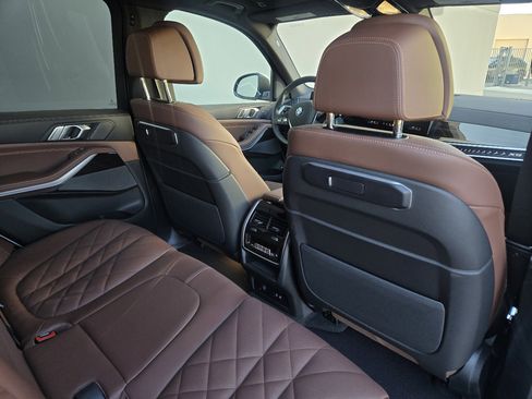 Used 2026 BMW X5 xDrive50e w/ Climate Comfort Package image 18