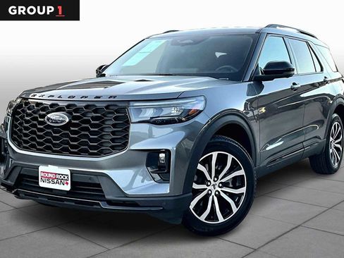 Used 2025 Ford Explorer ST-Line image 1