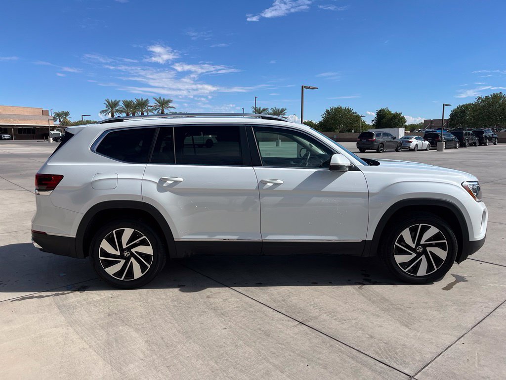 Used 2025 Volkswagen Atlas SEL AWD/4WD image 6