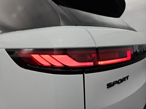 New 2025 Land Rover Range Rover Sport Dynamic SE image 35