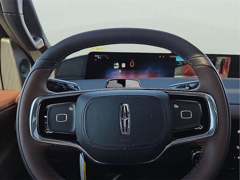 New 2025 Lincoln Navigator L Reserve image 19