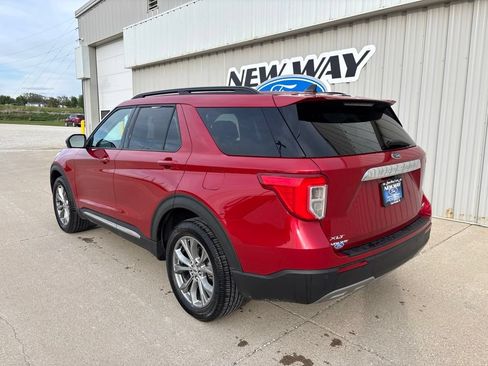 Certified 2022 Ford Explorer XLT w/ Equipment Group 202A AWD/4WD image 7
