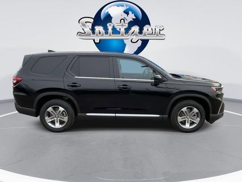 New 2025 Honda Pilot EX-L image 2