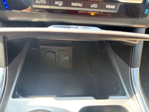 Certified 2020 Ford Explorer Limited RWD image 21