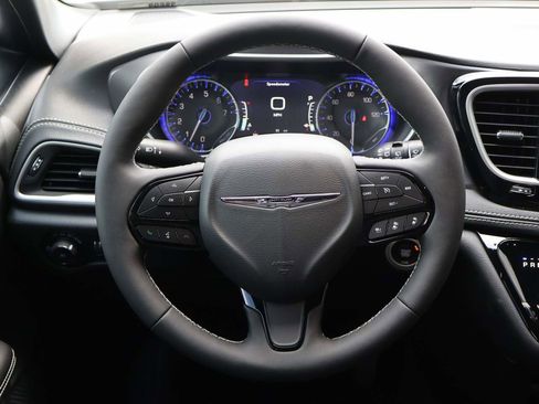 New 2026 Chrysler Pacifica Select w/ S Appearance Package FWD image 14