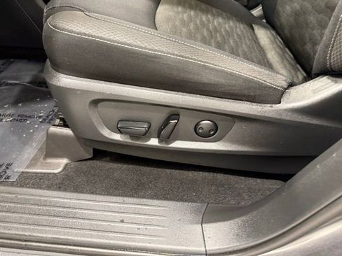 Used 2022 Nissan Pathfinder SV image 12