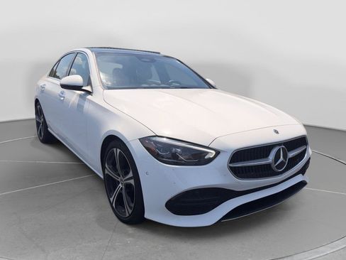 Used 2025 Mercedes-Benz C 300 4MATIC Sedan image 4