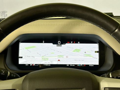 Used 2024 Land Rover Defender 110 S image 10