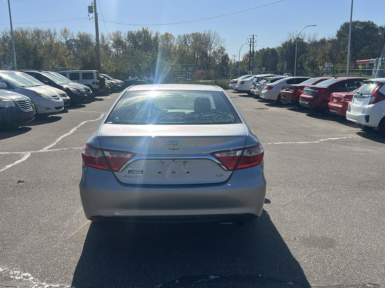 Used 2015 Toyota Camry LE FWD image 6