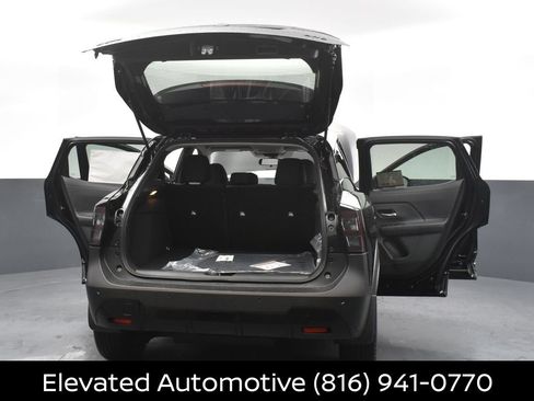 Certified 2026 Nissan Kicks SV w/ SV Premium Package AWD/4WD image 32