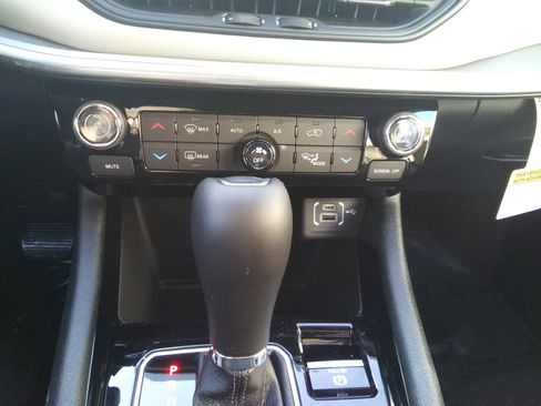 New 2026 Jeep Compass Limited AWD/4WD image 18