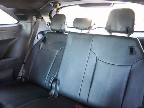 Used 2025 Toyota Sienna Platinum image 20