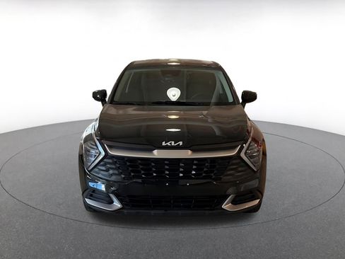 Used 2025 Kia Sportage LX image 4