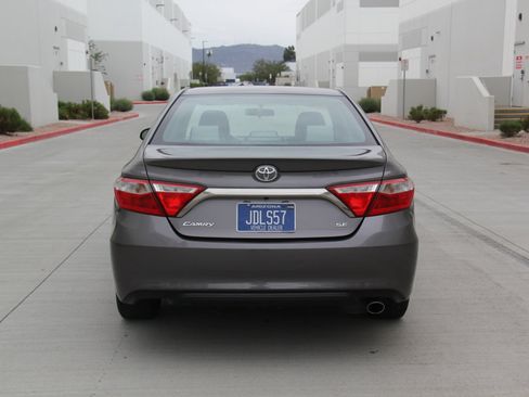 Used 2017 Toyota Camry SE image 6