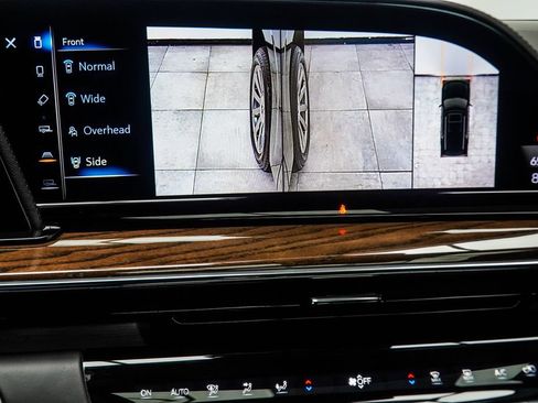 Used 2024 Cadillac Escalade ESV Premium Luxury Platinum AWD/4WD image 35