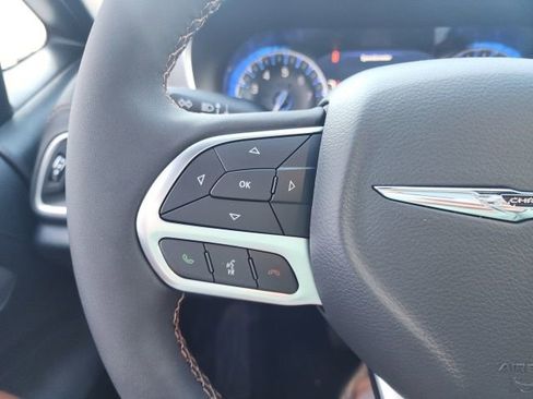 New 2026 Chrysler Pacifica Pinnacle image 10