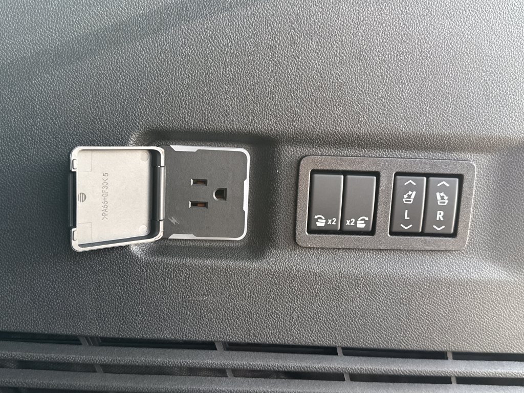 Used 2026 GMC Yukon XL AT4 Ultimate w/ LPO, Floor Liner Package AWD/4WD image 42