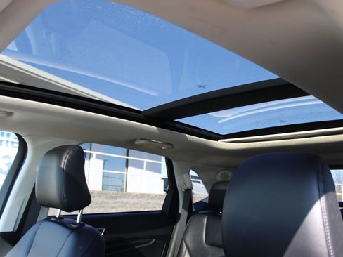 Used 2022 Ford Edge Titanium w/ Class II Trailer Tow Package image 31