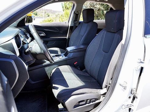 Used 2017 Chevrolet Equinox LT w/ Convenience Package image 16