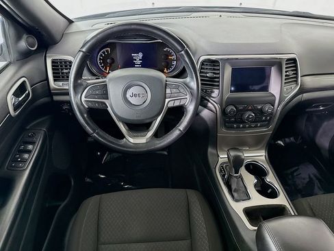 Used 2021 Jeep Grand Cherokee Laredo image 4