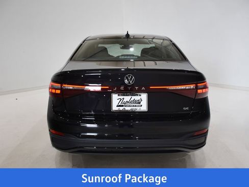 New 2025 Volkswagen Jetta SE image 5