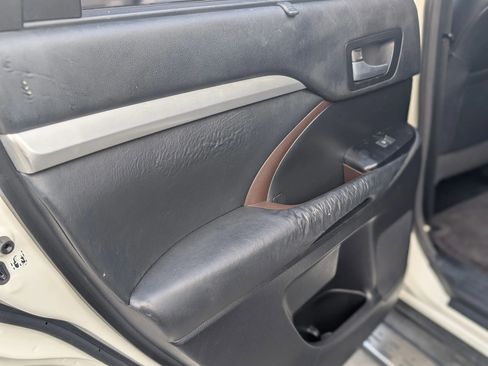 Used 2014 Toyota Highlander XLE FWD image 18