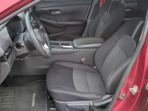 Used 2022 Nissan Sentra SV w/ Lighting Package FWD image 10
