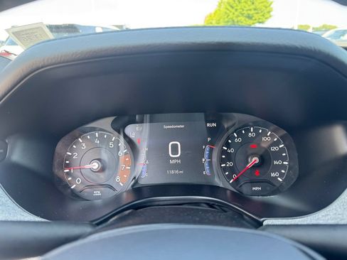 Used 2025 Jeep Compass Latitude AWD/4WD image 21