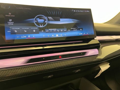 New 2026 BMW 550e xDrive w/ Executive Package image 27