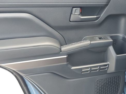 Certified 2025 Toyota 4Runner SR5 image 40