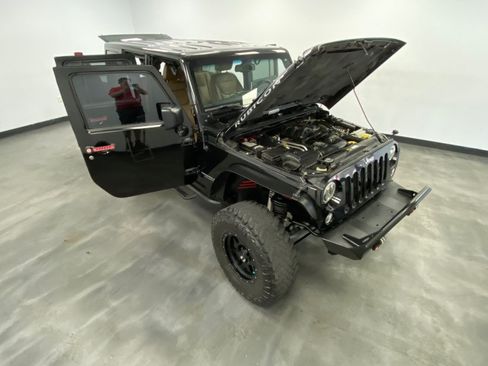 Used 2016 Jeep Wrangler Unlimited Rubicon w/ Connectivity Group AWD/4WD image 50
