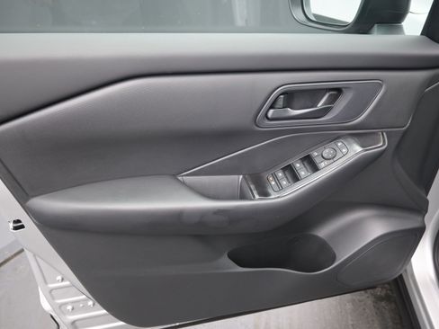 Certified 2025 Nissan Rogue S image 11