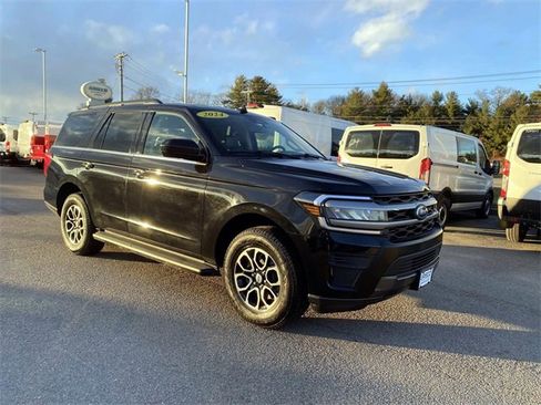 Used 2024 Ford Expedition XLT image 1