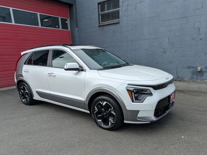 Used 2023 Kia Niro Wave w/ Wave Preserve Package