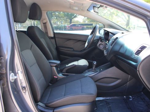 Used 2016 Kia Forte LX w/ LX Popular Plus Package image 17