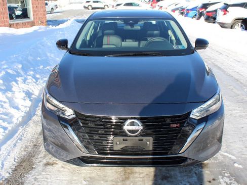 Used 2025 Nissan Sentra SR w/ SR Premium Package image 4