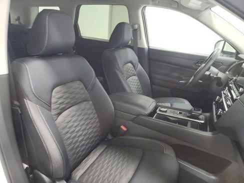 Used 2023 Nissan Pathfinder SV w/ SV Premium Package AWD/4WD image 16