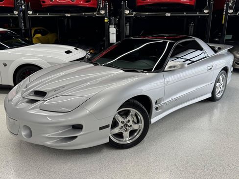 Used 2000 Pontiac Firebird Formula RWD image 2