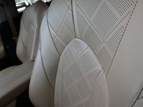 Used 2023 Toyota Highlander Platinum image 27