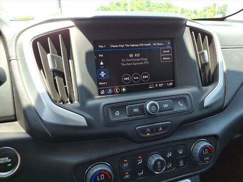 Used 2024 GMC Terrain SLE w/ Driver Convenience Package AWD/4WD image 9